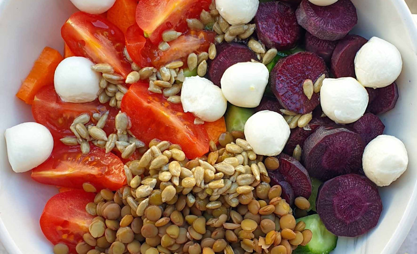 Rengarenk Protein Dolu Salata Tarifi Nasıl Hazırlanır?