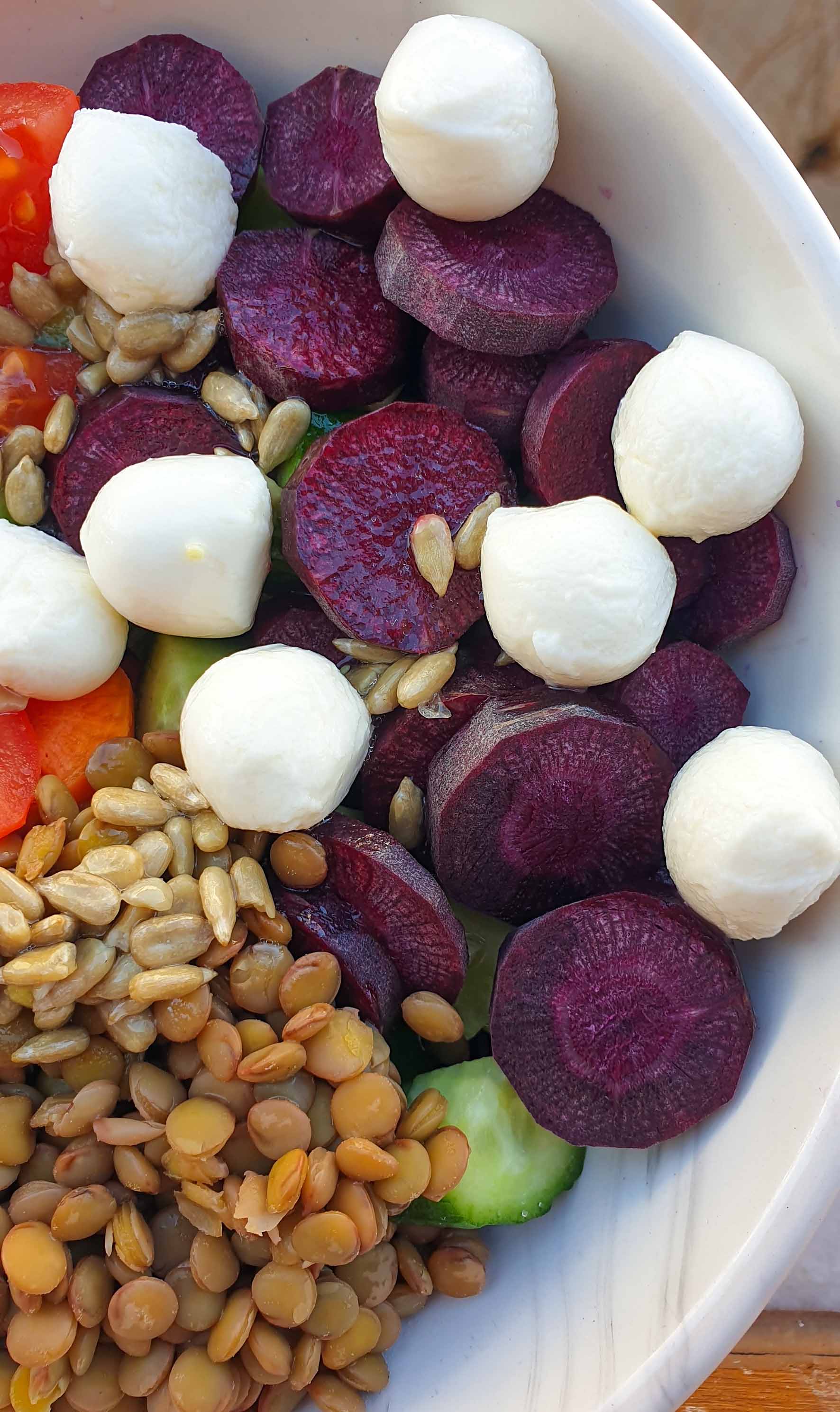 Rengarenk Protein Dolu Salata Tarifi Nasıl Hazırlanır?